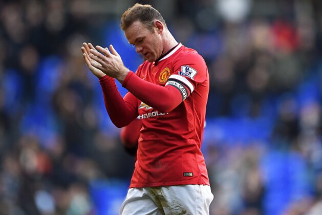 LONDON, ENGLAND - DECEMBER 28:  Wayne Rooney of Manchester United appaluds the travelling fans following their team's 0-0 defeat during the Barclays Premier League match between Tottenham Hotspur and Manchester United at White Hart Lane on December 28, 2014 in London, England.  (Photo by Michael Regan/Getty Images)