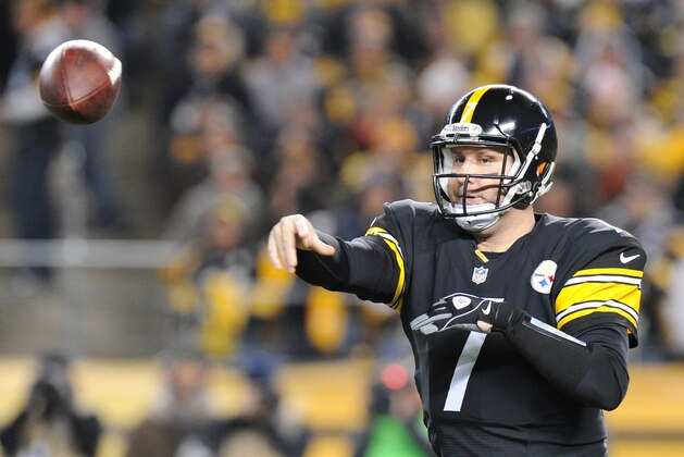 Pittsburgh Steelers quarterback Ben Roethlisberger (7) passes in the first quarter an NFL football game against the Cincinnati Bengals, Sunday, Dec. 28, 2014 in Pittsburgh. (AP Photo/Don Wright)