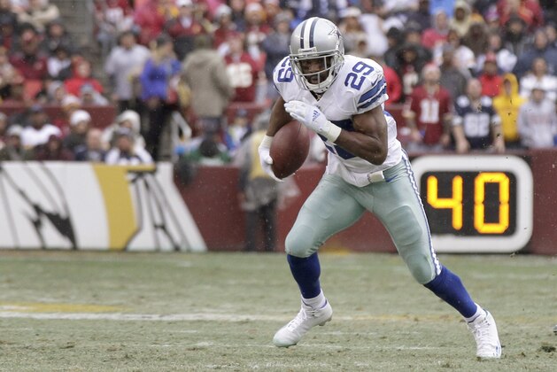 Dallas Cowboys running back DeMarco Murray (29) carries the ball during the first half of an NFL football game against the Washington Redskins in Landover, Md., Sunday, Dec. 28, 2014. (AP Photo/Mark Tenally)