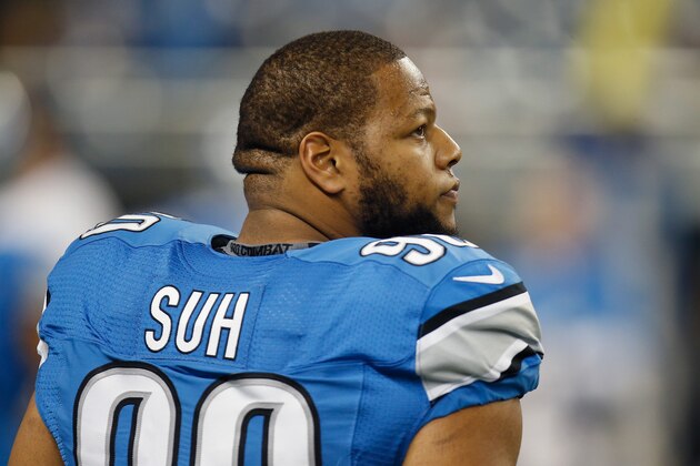 DETROIT, MI - DECEMBER 14: Ndamukong Suh #90 of the Detroit Lions participates in pre game warm ups prior to the game against the Minnesota Vikings at Ford Field on December 14, 2014 in Detroit, Michigan. (Photo by Gregory Shamus/Getty Images)