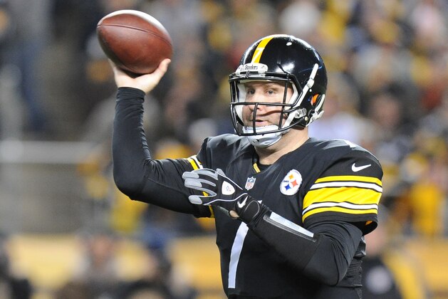 Pittsburgh Steelers quarterback Ben Roethlisberger (7) passes in the first quarter an NFL football game against the Cincinnati Bengals, Sunday, Dec. 28, 2014 in Pittsburgh. (AP Photo/Don Wright)