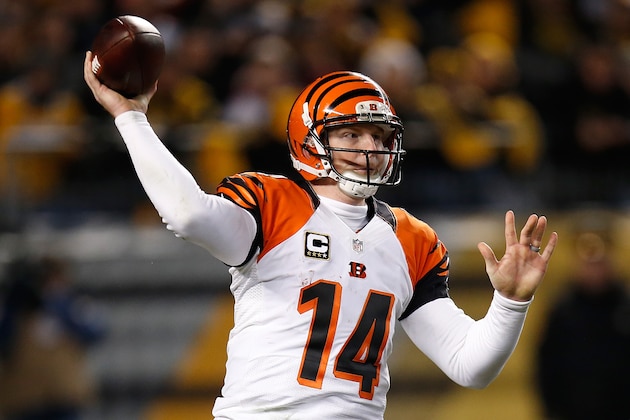 PITTSBURGH, PA - DECEMBER 28:  Andy Dalton #14 of the Cincinnati Bengals throws a pass during the third quarter against the Pittsburgh Steelers at Heinz Field on December 28, 2014 in Pittsburgh, Pennsylvania.  (Photo by Gregory Shamus/Getty Images)