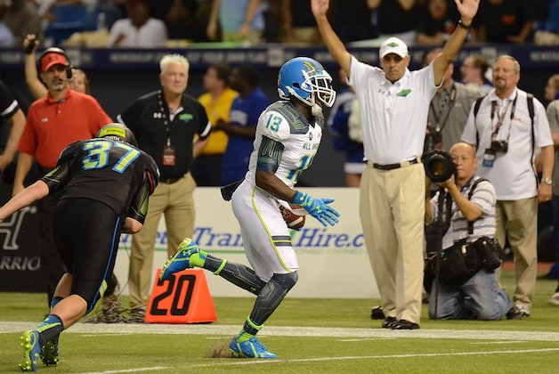 Jan 2, 2015; St. Petersburg, FL, USA;Jan 2, 2015; St. Petersburg, FL, USA; Team Highlight wide receiver Daylon Charlot (13) runs for a touchdown against Team Armour during the first half of the  2015 Under Armour All-America Game at Tropicana Field. Mandatory Credit: Jonathan Dyer-USA TODAY Sports