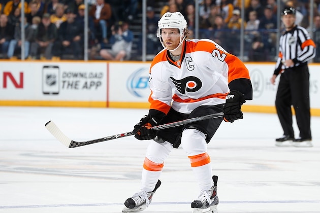 NASHVILLE, TN - DECEMBER 27: Claude Giroux #28 of the Philadelphia Flyers skates against the Nashville Predators at Bridgestone Arena on December 27, 2014 in Nashville, Tennessee. (Photo by John Russell/NHLI via Getty Images)