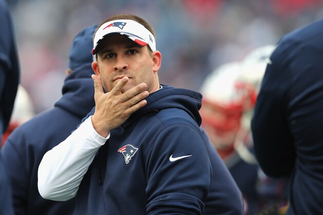 FOXBORO, MA - DECEMBER 28:  Offensive Coordinator Josh McDaniels of the New England Patriots looks on before a game against the Buffalo Bills at Gillette Stadium on December 28, 2014 in Foxboro, Massachusetts.  (Photo by Jim Rogash/Getty Images)