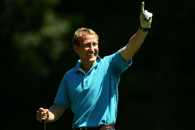 WENTWORTH, UNITED KINGDOM - MAY 23: Footballer Ray Parlour acknowledges a poor drive during the pro-am prior to the BMW Championship at The Wentworth Club on May 23, 2007 in Virginia Water, England.  (Photo by Ian Walton/Getty Images)