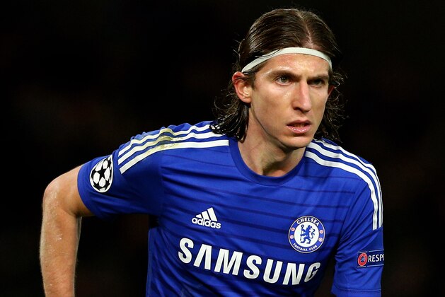 LONDON, ENGLAND - DECEMBER 10:  Filipe Luis of Chelsea in action during the UEFA Champions League group G match between Chelsea and Sporting Clube de Portugal at Stamford Bridge on December 10, 2014 in London, United Kingdom.  (Photo by Clive Mason/Getty Images)