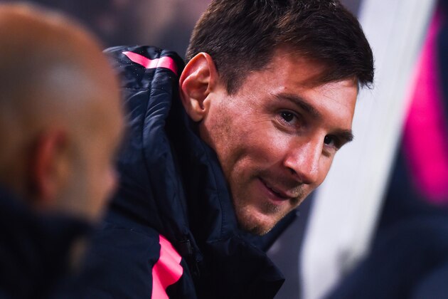 SAN SEBASTIAN, SPAIN - JANUARY 04:  Lionel Messi of FC Barcelona looks on  frpm the bench during the La Liga match between Real Sociedad de Futbol and FC Barcelona at Estadio Anoeta on January 4, 2015 in San Sebastian, Spain.  (Photo by David Ramos/Getty Images)