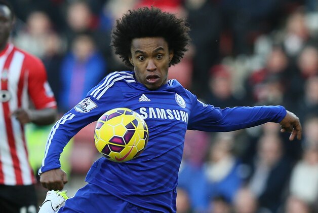 Chelsea’s Willian shoots during the English Premier League soccer match between Southampton and Chelsea at St Mary's Stadium, Southampton, England, Sunday, Dec. 28, 2014. (AP Photo/Tim Ireland)