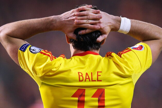 BRUSSELS, BELGIUM - NOVEMBER 16:  Gareth Bale of Wales reacts after a missed chance on goal during the Group B UEFA European Championship 2016 Qualifier match bewteen Belgium and Wales at King Baudouin Stadium on November 16, 2014 in Brussels, Belgium.  (Photo by Dean Mouhtaropoulos/Getty Images)