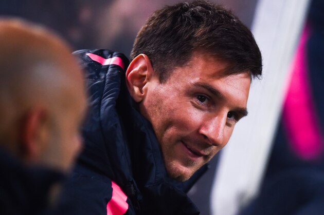 SAN SEBASTIAN, SPAIN - JANUARY 04:  Lionel Messi of FC Barcelona looks on  frpm the bench during the La Liga match between Real Sociedad de Futbol and FC Barcelona at Estadio Anoeta on January 4, 2015 in San Sebastian, Spain.  (Photo by David Ramos/Getty Images)