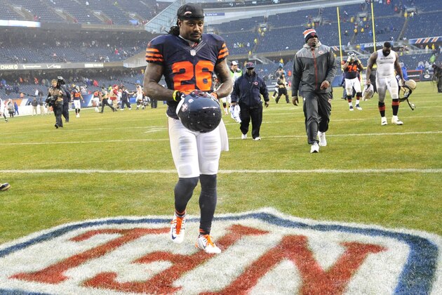 CHICAGO, IL - NOVEMBER 23: Tim Jennings #26 of the Chicago Bears leaves the field after the game against the Tampa Bay Buccaneers on November 23, 2014 at Soldier Field in Chicago, Illinois.   (Photo by David Banks/Getty Images)