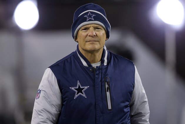 Dallas Cowboys' Rod Marinelli walks the field during warm ups before an NFL football game against the Philadelphia Eagles, Sunday, Dec. 14, 2014, in Philadelphia. (AP Photo/Matt Rourke)