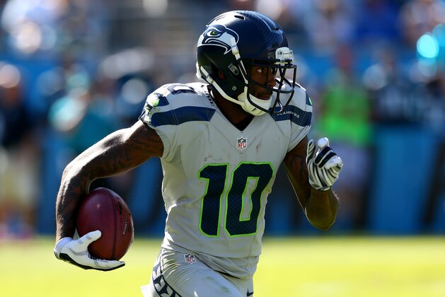 CHARLOTTE, NC - OCTOBER 26:  Paul Richardson #10 of the Seattle Seahawks during the game at Bank of America Stadium on October 26, 2014 in Charlotte, North Carolina.  (Photo by Streeter Lecka/Getty Images)