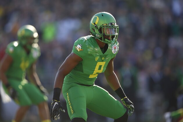 Oregon defensive back Reggie Daniels (8) plays defense against Florida State in the Rose Bowl NCAA college football playoff semifinal, Thursday, Jan. 1, 2015 in Pasadena, Calif. Oregon defeated Florida State 59-20 to advance to the first ever NCAA football playoff championship game. (AP Photo/Doug Benc)