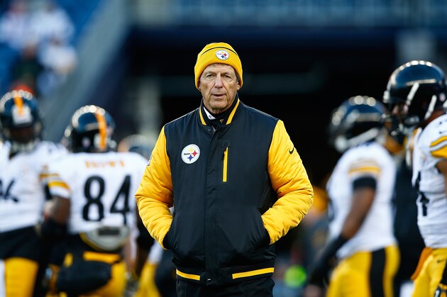 FOXBORO, MA - NOVEMBER 03: Defensive coordinator Dick LeBeau of the Pittsburgh Steelers watches his team warm up prior to the game against the New England Patriots at Gillette Stadium on November 3, 2013 in Foxboro, Massachusetts.  (Photo by Jared Wickerham/Getty Images)