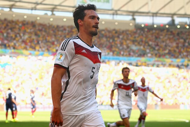 RIO DE JANEIRO, BRAZIL - JULY 04:  Mats Hummels of Germany celebrates scoring his team's first goal during the 2014 FIFA World Cup Brazil Quarter Final match between France and Germany at Maracana on July 4, 2014 in Rio de Janeiro, Brazil.  (Photo by Julian Finney/Getty Images)