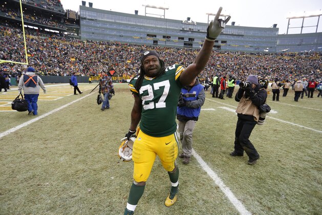 Green Bay Packers running back Eddie Lacy (27) waves to fans after an NFL divisional playoff football game against the Dallas Cowboys Sunday, Jan. 11, 2015, in Green Bay, Wis. The Packers won 26-21. (AP Photo/Matt Ludtke)