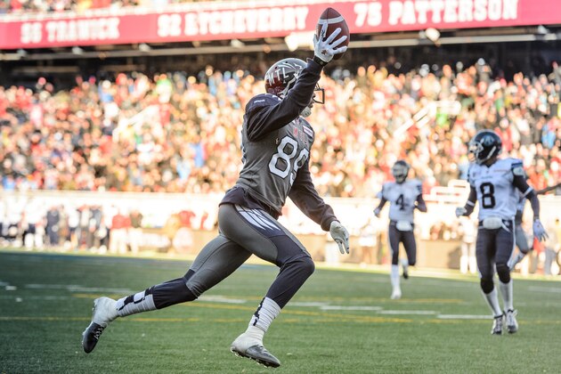 MONTREAL, QC - NOVEMBER 2:  Duron Carter #89 of the Montreal Alouettes celebrates his touchdown during the second half of the CFL game against the Toronto Argonauts at Percival Molson Stadium on November 2, 2014 in Montreal, Quebec, Canada.  The Montreal Alouettes defeated the Toronto Argonauts 17-14.  (Photo by Minas Panagiotakis/Getty Images)