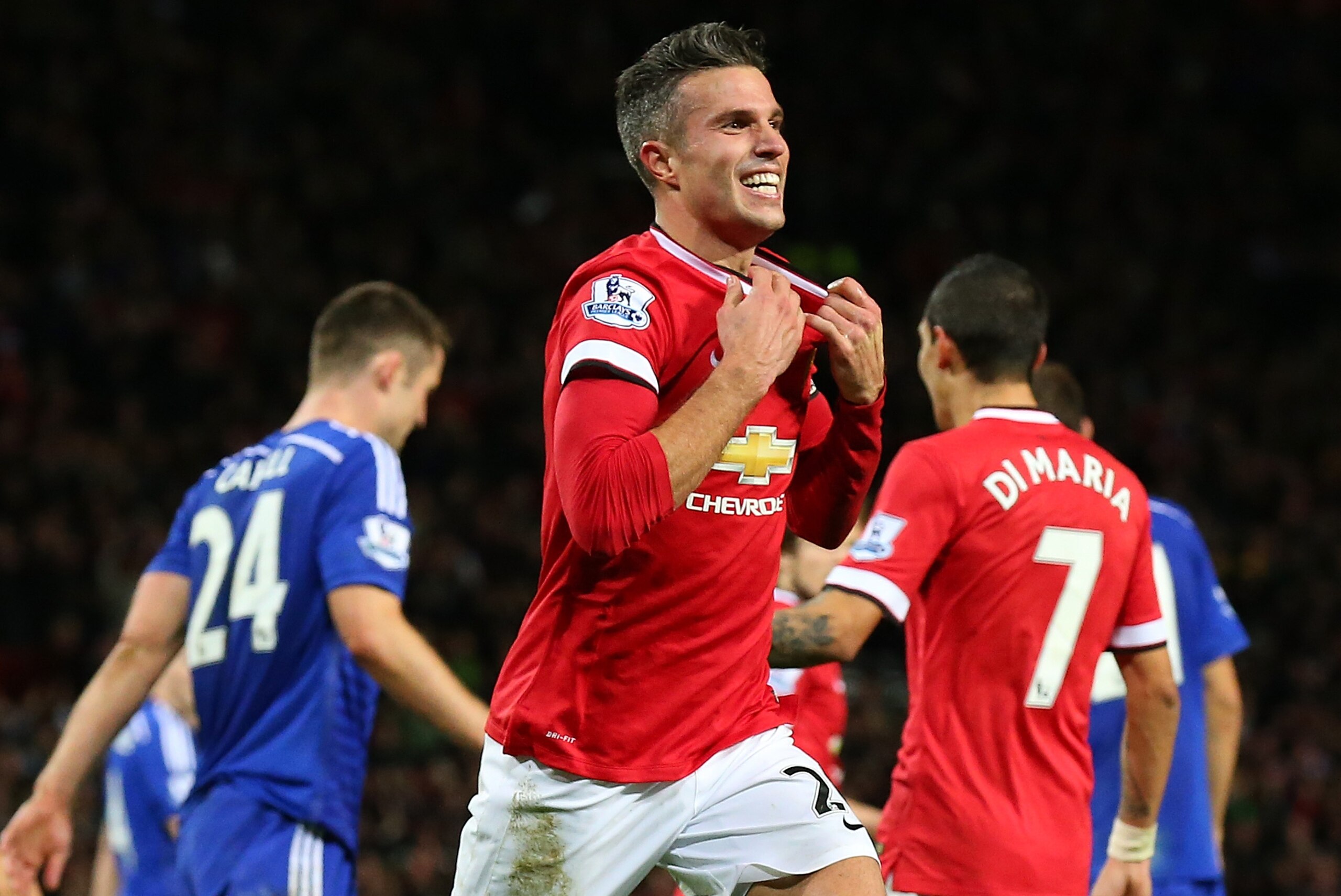 MANCHESTER, ENGLAND - OCTOBER 26: Robin van Persie of Manchester United celebrates scoring the equalising goal during the Barclays Premier League match between Manchester United and Chelsea at Old Trafford on October 26, 2014 in Manchester, England. (Photo by Alex Livesey/Getty Images) MANCHESTER, ENGLAND - OCTOBER 26: Robin van Persie of Manchester United celebrates scoring the equalising goal during the Barclays Premier League match between Manchester United and Chelsea at Old Trafford on October 26, 2014 in Manchester, England. (Photo by Alex Livesey/Getty Images)