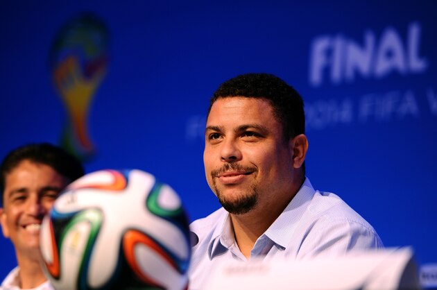 COSTA DO SAUIPE, BAHIA - DECEMBER 05:  Former Brazil footballers Ronaldo (R) and Bebeto attends the FIFA World Cup Ambassadors Press Conference during a media day ahead of the 2014 FIFA World Cup Draw at Costa do Sauipe Resort on December 5, 2013 in Costa do Sauipe, Brazil.  (Photo by Buda Mendes/Getty Images)