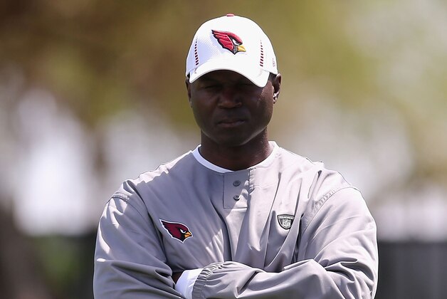 TEMPE, AZ - MAY 10:  Defensive Coordinator Todd Bowles of the Arizona Cardinals watches Rookie Camp practice at the team's training center facility on May 10, 2013 in Tempe, Arizona.  (Photo by Christian Petersen/Getty Images)
