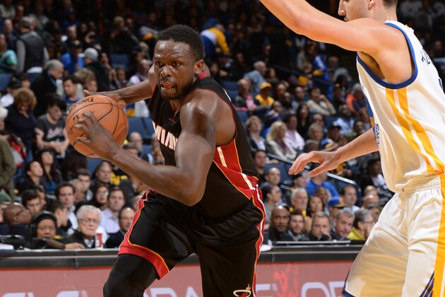 OAKLAND, CA - JANUARY 14:  Luol Deng