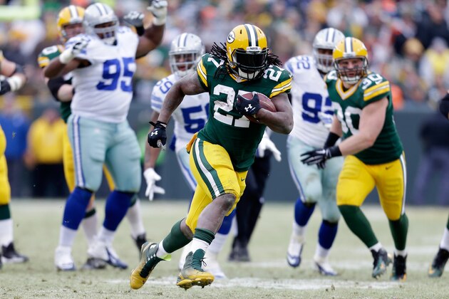 GREEN BAY, WI - JANUARY 11:   Eddie Lacy #27 of the Green Bay Packers carries the football in the third quarter of the 2015 NFC Divisional Playoff game against the Dallas Cowboys at Lambeau Field on January 11, 2015 in Green Bay, Wisconsin.  (Photo by Mike McGinnis/Getty Images)