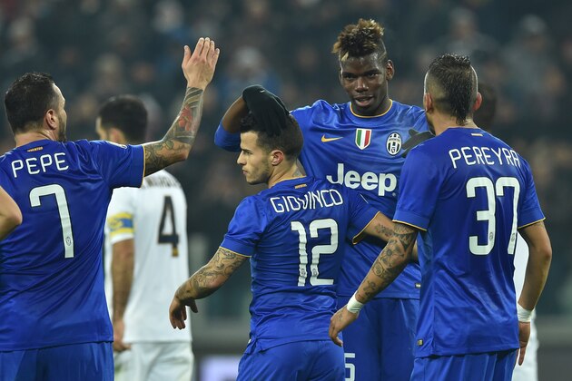 TURIN, ITALY - JANUARY 15:  Sebastian Giovinco (C) of Juventus FC celebrates after scoring his second goal with team mate Paul Pogba during the TIM Cup match between Juventus FC and Hellas Verona FC at Juventus Arena on January 15, 2015 in Turin, Italy.  (Photo by Valerio Pennicino/Getty Images)