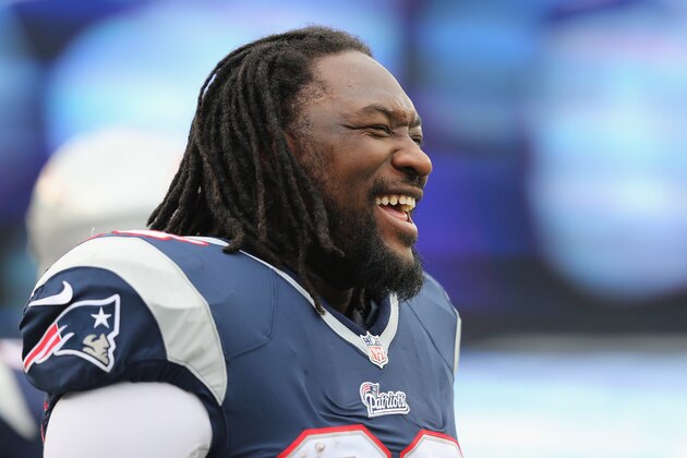FOXBORO, MA - DECEMBER 28:  LeGarrette Blount #29 of the New England Patriots warms up before a game against the Buffalo Bills at Gillette Stadium on December 28, 2014 in Foxboro, Massachusetts.  (Photo by Jim Rogash/Getty Images)