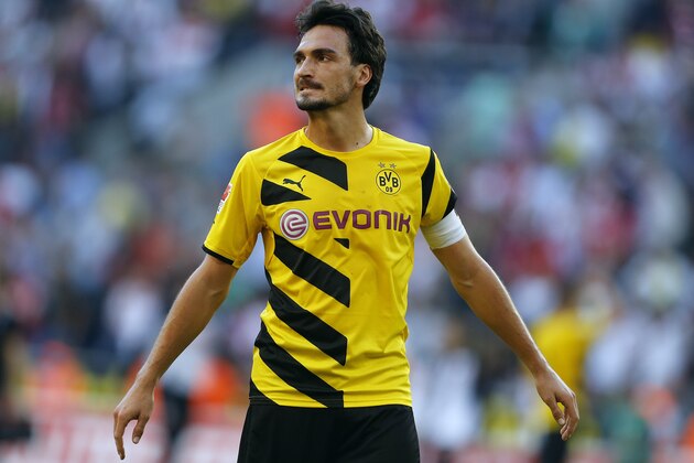 Dortmund's Mats Hummels reacts after losing the German first division Bundesliga soccer match between 1.FC Cologne and BvB Borussia Dortmund in Cologne, Germany, Saturday, Oct. 18, 2014. (AP Photo/Frank Augstein)