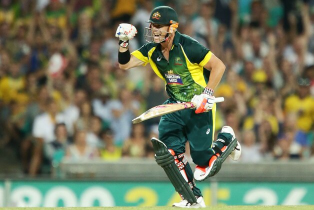 SYDNEY, AUSTRALIA - JANUARY 16:  David Warner of Australia celebrates scoring a century during the One Day International series match between Australia and England at Sydney Cricket Ground on January 16, 2015 in Sydney, Australia.  (Photo by Matt King/Getty Images)