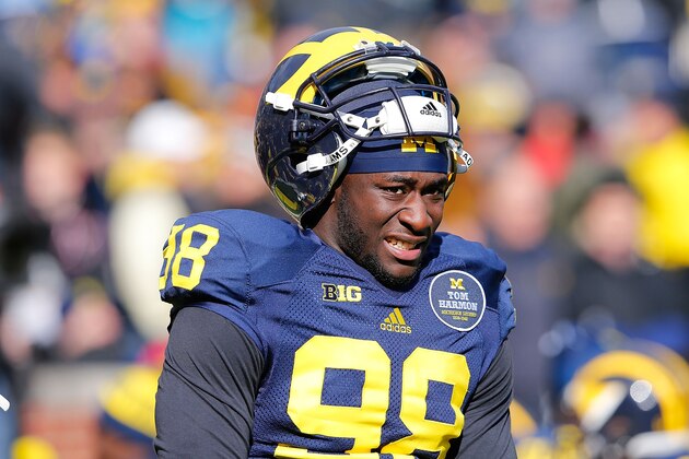 ANN ARBOR, MI - NOVEMBER 01:  Devin Gardner #98 of the Michigan Wolverines watches the action from the sidelines during the game against the Indiana Hoosiers at Michigan Stadium on November 1 , 2014 in Ann Arbor, Michigan. The Wolverines defeated the Hoosiers 34-10.  (Photo by Leon Halip/Getty Images)