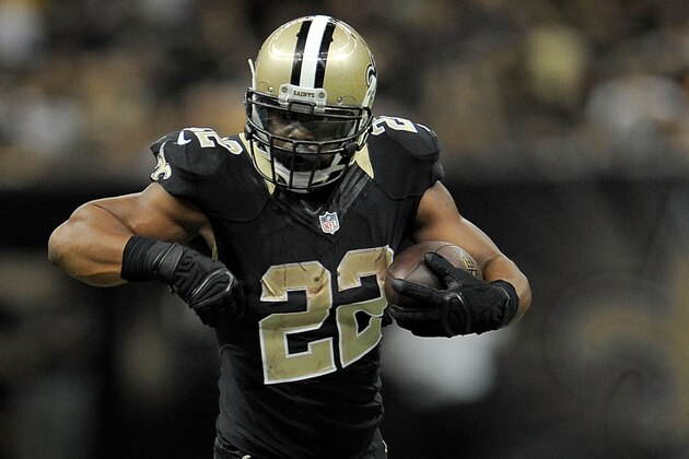 NEW ORLEANS, LA - OCTOBER 26:  Mark Ingram #22 of the New Orleans Saints runs with the ball during the second quarter against the Green Bay Packers at Mercedes-Benz Superdome on October 26, 2014 in New Orleans, Louisiana.  (Photo by Stacy Revere/Getty Images)