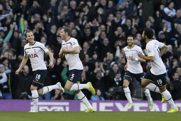 Tottenham Hotspur’s Jan Vertonghen, second left, celebrates after scoring a goal during the English Premier League soccer match between Tottenham Hotspur and Sunderland at White Heart Lane, London, England, Saturday, Jan. 17, 2015. (AP Photo/Tim Ireland)