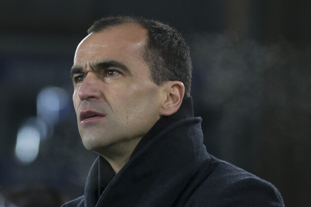 Everton's manager Roberto Martinez takes to the touchline before his team's English Premier League soccer match between Everton and West Bromwich Albion at Goodison Park Stadium, Liverpool, England, Monday Jan. 19, 2015. (AP Photo/Jon Super)