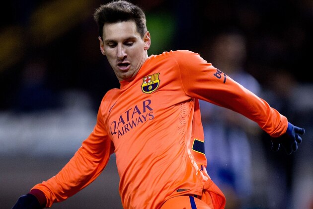 LA CORUNA, SPAIN - JANUARY 18:  Lionel Messi of FC Barcelona controls the ball  during the La Liga match between RC Deportivo La Coruna and FC Barcelona at Riazor Stadium on January 18, 2015 in La Coruna, Spain.  (Photo by Gonzalo Arroyo Moreno/Getty Images)