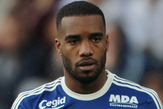 METZ, FRANCE - AUGUST 31:  Alexandre Lacazette of Lyon in action during the French Ligue 1 match between FC Metz and Olympique Lyonnais at Stade Saint-Symphorien on August 31, 2014 in Metz, France.  (Photo by Kaz Photography/Getty Images)
