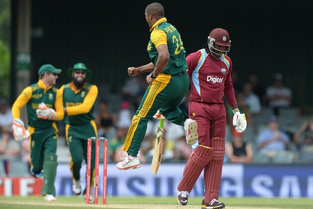 EAST LONDON, SOUTH AFRICA - JANUARY 21: Vernon Philander of South Africa celebrates the wicket of Chris Gayle for 1 run during the 3rd Momentum ODI between South Africa and West Indies at Buffalo Park on January 21, 2015 in East London, South Africa. (Photo by Duif du Toit/Gallo Images/Getty Images)