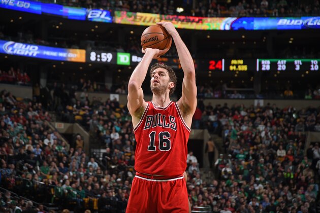BOSTON, MA - JANUARY 16:  Pau Gasol #16 of the Chicago Bulls shoots a free throw against the Boston Celtics during the game on January 16, 2015 at the TD Garden in Boston, Massachusetts. NOTE TO USER: User expressly acknowledges and agrees that, by downloading and or using this Photograph, user is consenting to the terms and conditions of the Getty Images License Agreement. Mandatory Copyright Notice: Copyright 2015 NBAE (Photo by Brian Babineau /NBAE via Getty Images)