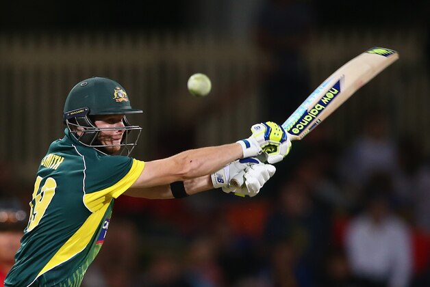 HOBART, AUSTRALIA - JANUARY 23:  Steve Smith of Australia bats during the One Day International Tri Series match between Australia and England at Blundstone Arena on January 23, 2015 in Hobart, Australia.  (Photo by Robert Cianflone/Getty Images)