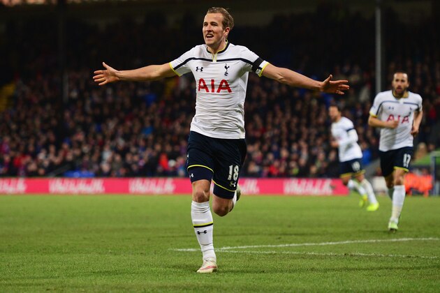 LONDON, ENGLAND - JANUARY 10:  Harry Kane of Spurs (18) celebrates  as he scores their first goal during the Barclays Premier League match between Crystal Palace and Tottenham Hotspur at Selhurst Park on January 10, 2015 in London, England.  (Photo by Jamie McDonald/Getty Images)