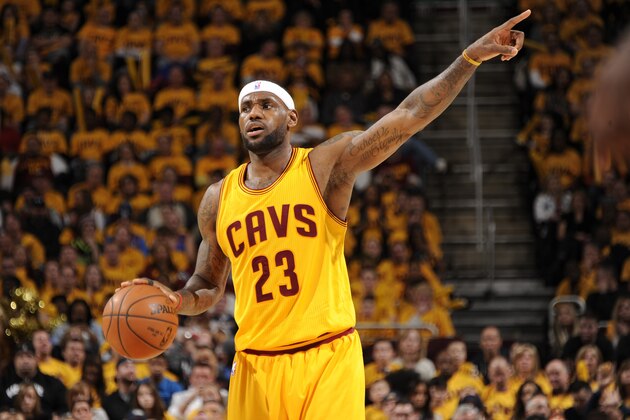 CLEVELAND, OH - JANUARY 25:  LeBron James #23 of the Cleveland Cavaliers handles the ball against the Oklahoma City Thunder during the game on January 25, 2015 at Quicken Loans Arena in Cleveland, Ohio. NOTE TO USER: User expressly acknowledges and agrees that, by downloading and/or using this Photograph, user is consenting to the terms and conditions of the Getty Images License Agreement. Mandatory Copyright Notice: Copyright 2015 NBAE (Photo by Bill Baptist/NBAE via Getty Images)