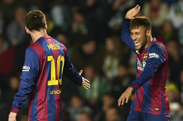 ELCHE, SPAIN - JANUARY 24:  Neymar JR of Barcelona celebrate scoring with his teammate Lionel Messi during the La Liga match between Elche FC and FC Barcelona at Estadio Manuel Martinez Valero on January 24, 2015 in Elche, Spain.  (Photo by Manuel Queimadelos Alonso/Getty Images)