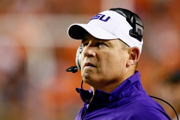 AUBURN, AL - OCTOBER 04: Head coach Les Miles of the LSU Tigers looks on during the game against the Auburn Tigers at Jordan Hare Stadium on October 4, 2014 in Auburn, Alabama. (Photo by Kevin C. Cox/Getty Images) AUBURN, AL - OCTOBER 04: Head coach Les Miles of the LSU Tigers looks on during the game against the Auburn Tigers at Jordan Hare Stadium on October 4, 2014 in Auburn, Alabama. (Photo by Kevin C. Cox/Getty Images)