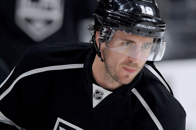LOS ANGELES, CA - JANUARY 12: Mike Richards #10 of the Los Angeles Kings handles the puck during warmups before the game against the Maple Leafs at STAPLES Center on January 12, 2015 in Los Angeles, California. (Photo by Juan Ocampo/NHLI via Getty Images)