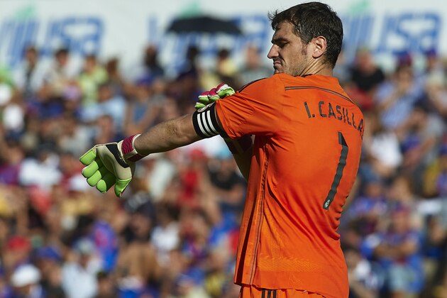VALENCIA, SPAIN - OCTOBER 18: Iker Casillas of Real Madrid reacts during the La Liga match between Levante UD and Real Madrid at Ciutat de Valencia on October 18, 2014 in Valencia, Spain.  (Photo by Manuel Queimadelos Alonso/Getty Images)