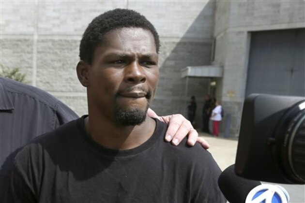 FILE - In this Aug. 27, 2014, file photo, Boxer Jermain Taylor walks from the Pulaski County Jail in Little Rock, Ark. Taylor must undergo a mental evaluation, an Arkansas judge said Tuesday, Jan. 27, 2015.  Pulaski County Circuit Judge Leon Johnson granted a request from Taylor's attorneys that Taylor be moved to a state hospital for a full evaluation, the Arkansas Democrat-Gazette reported. (AP Photo/Danny Johnston, File)