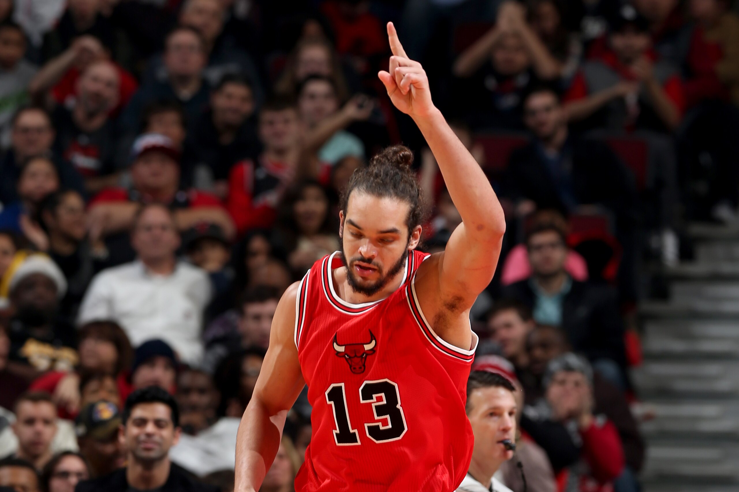 CHICAGO, IL - DECEMBER 25: Joakim Noah #13 of the Chicago Bulls gestures during a game against the Los Angeles Lakers at the United Center on December 25, 2014 in Chicago, Illinois. NOTE TO USER: User expressly acknowledges and agrees that, by downloading and/or using this Photograph, user is consenting to the terms and conditions of the Getty Images License Agreement. Mandatory Copyright Notice: Copyright 2014 NBAE (Photo by Gary Dineen/NBAE via Getty Images)