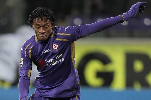FLORENCE, ITALY - JANUARY 25: Guillermo Cuadrado of ACF Fiorentina in action during the Serie A match between ACF Fiorentina and AS Roma at Stadio Artemio Franchi on January 25, 2015 in Florence, Italy.  (Photo by Gabriele Maltinti/Getty Images)